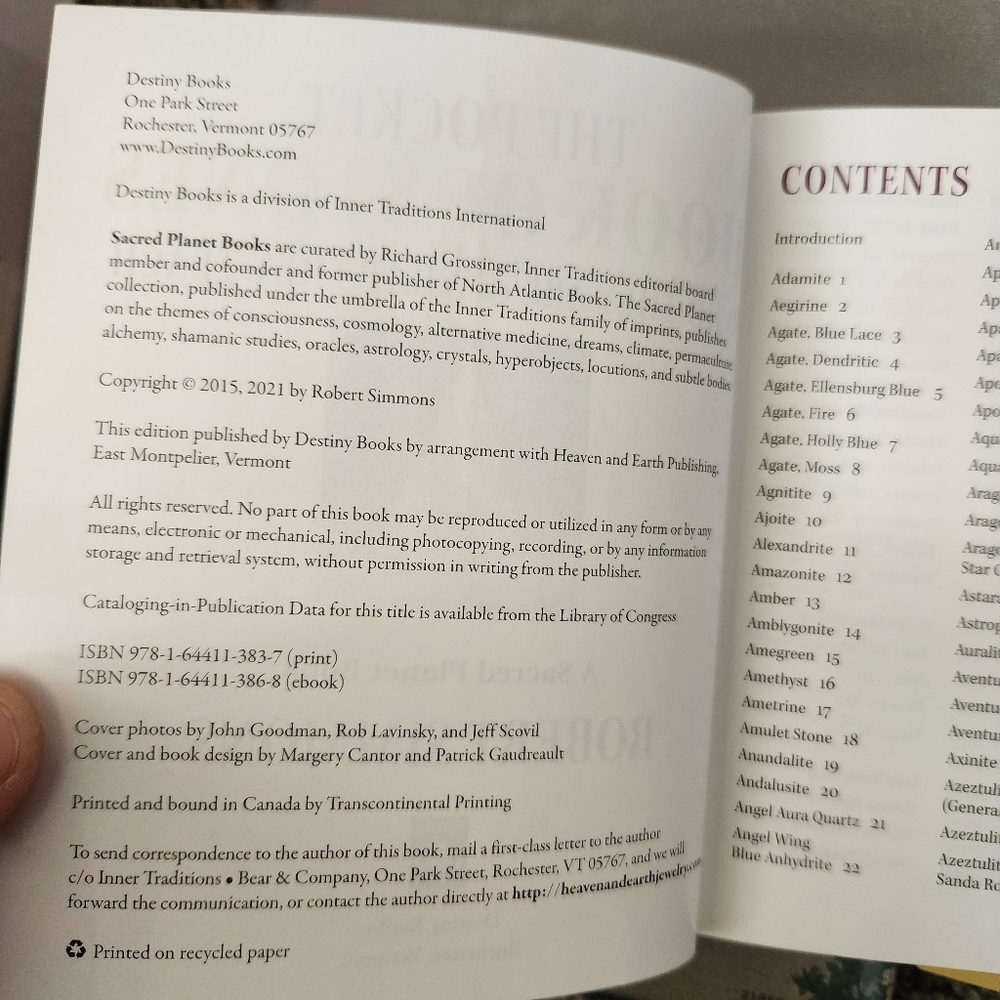 The Pocket Book of Stones - Picture 4 of 8